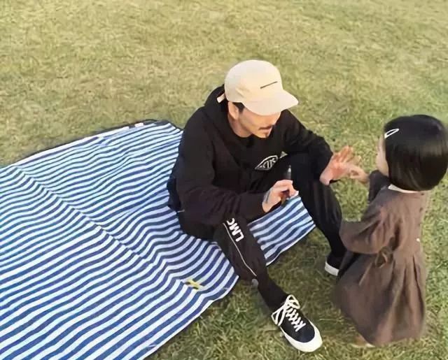 韩国ins短腿小萝莉,ins上爆红的小萝莉