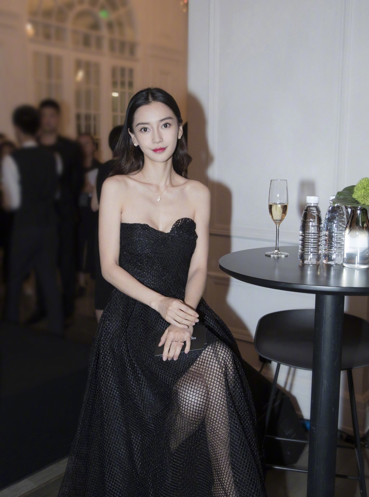 angelababy巴黎铁塔视频,angelababy埃菲尔铁塔照