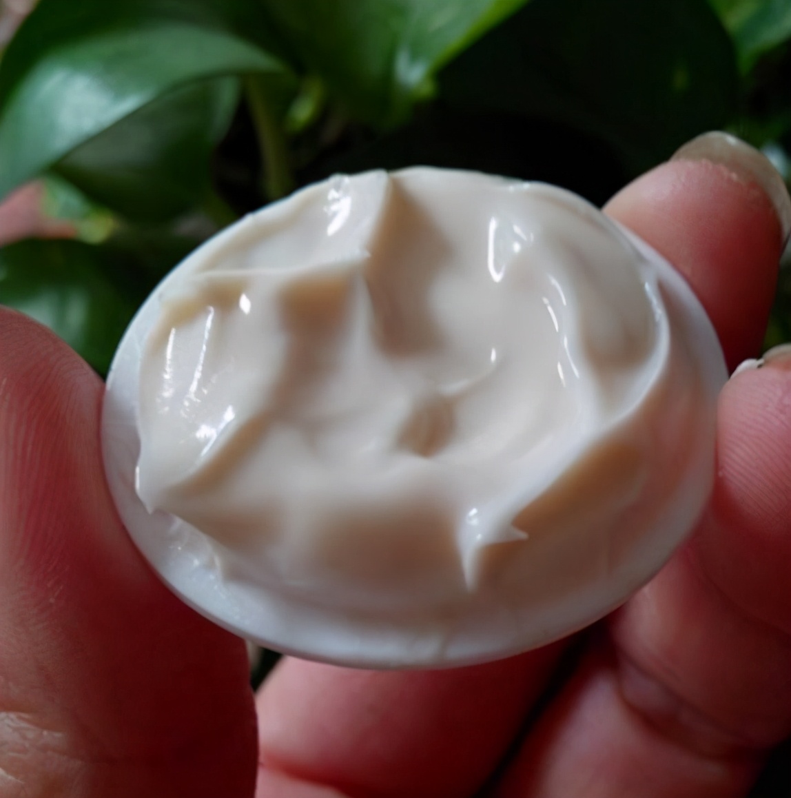 眼霜排名平价十大公认好用的眼霜 (眼霜哪款才是真正有效好用)