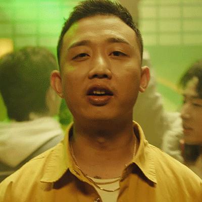 真香鼻祖化身新裤子、GAI迷弟，反转演绎乐堡啤酒式真香定律