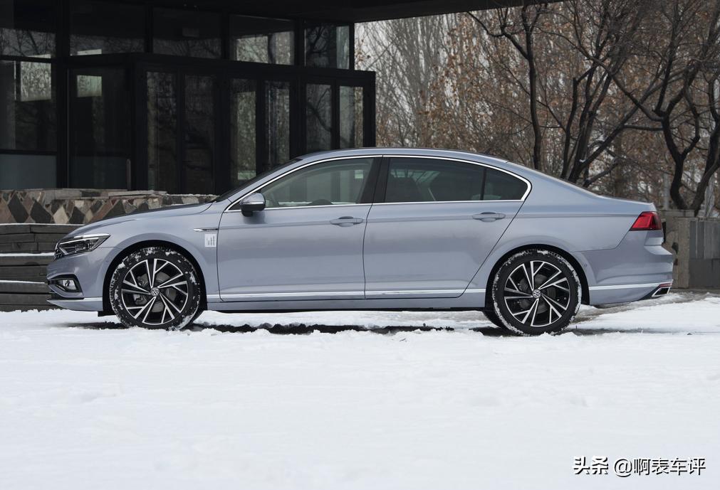 配ea888第三代的车型,3万多的b级车大众迈腾外观经典