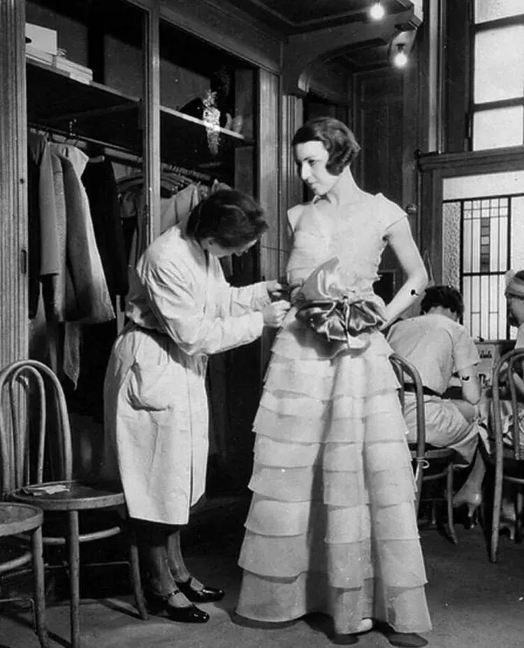 她守着时尚界一个大秘密,直到去世的20多年后才被世人知晓