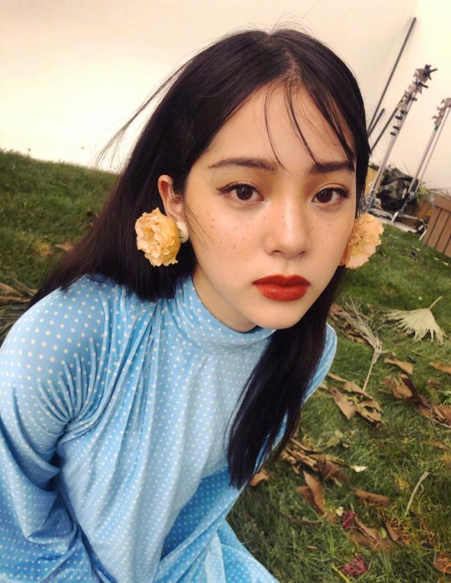 关晓彤最新美妆巨作五分钟流星妆,关晓彤齐刘海仿妆