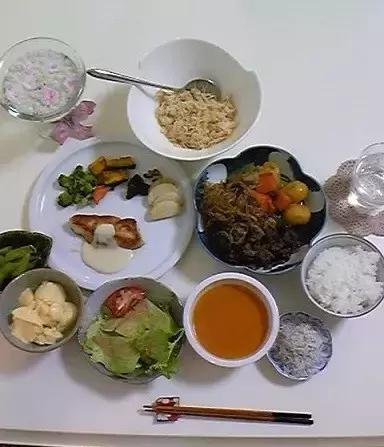 日系网红鼻祖｜有颜有钱，会投胎也是门技术