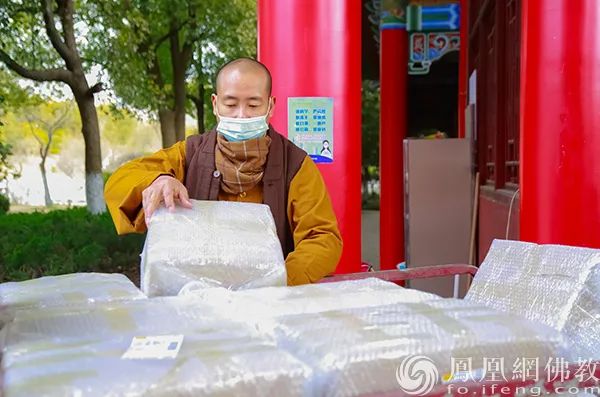 出家人并非超人,千寺万僧,都要直面“生病”这两个字