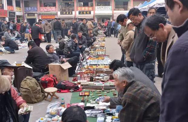 古玩市场实战小技巧,古玩市场的十大猫腻