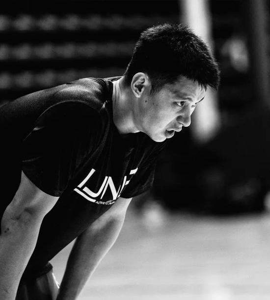 认清现实心灰意冷,林书豪现在怎样了