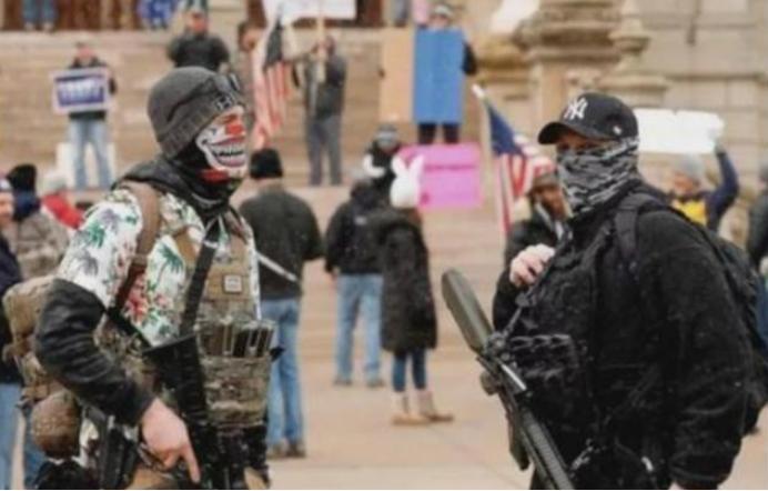 一群自私“乡巴佬”！多伦多爆发“反*锁封**”抗议，加拿大官员发飙