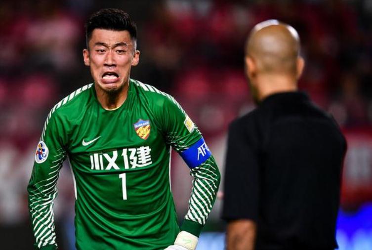 张鹭比赛后喊话视频,张鹭鞠躬