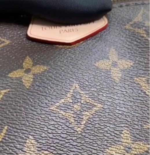怎么鉴定lv三合一麻将包真假,帮朋友代购结果朋友说是假的
