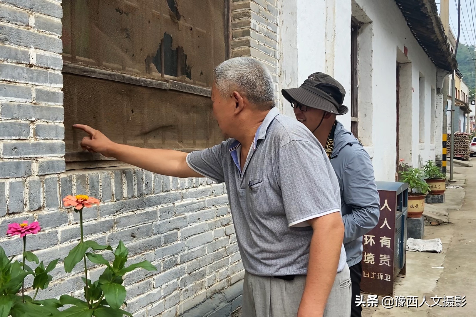 河南大叔供销社里卖货55年,一担两筐走遍全乡,商店模样70年没改