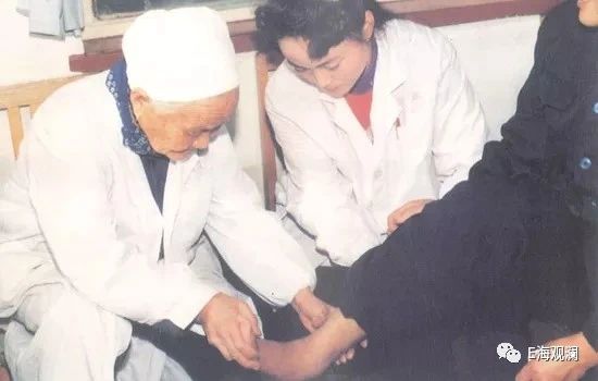 双桥老太太罗有明正骨纪录片,罗氏正骨第五代传人双桥老太太