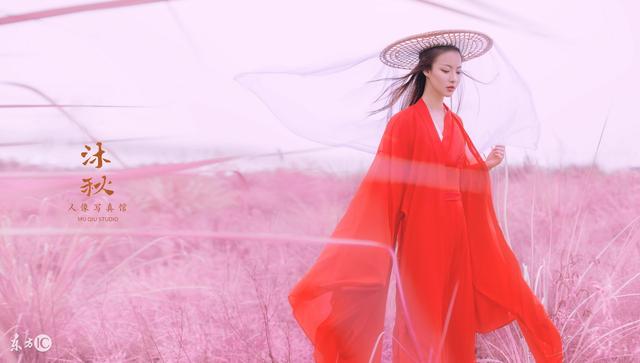 小说：“剑仙啊！很难的，不过没事，喝完了酒，再去争取。”