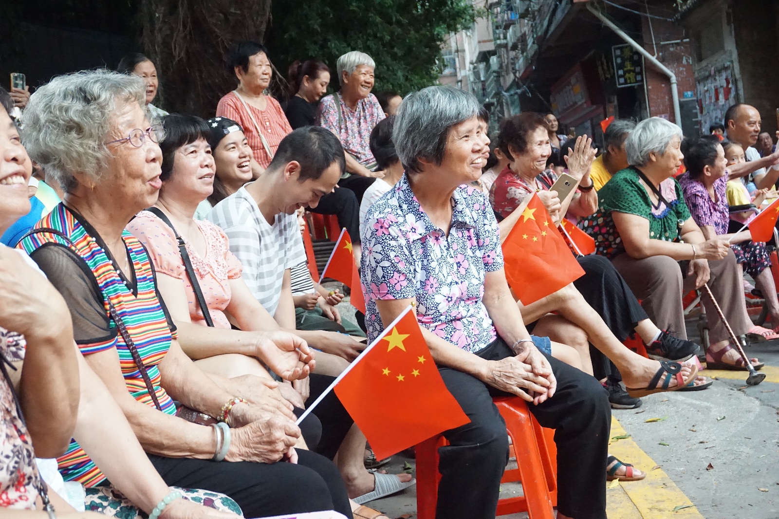 天河|热闹!一洞公祠重阳敬老摆70多围,老人家笑到“见牙唔见眼”