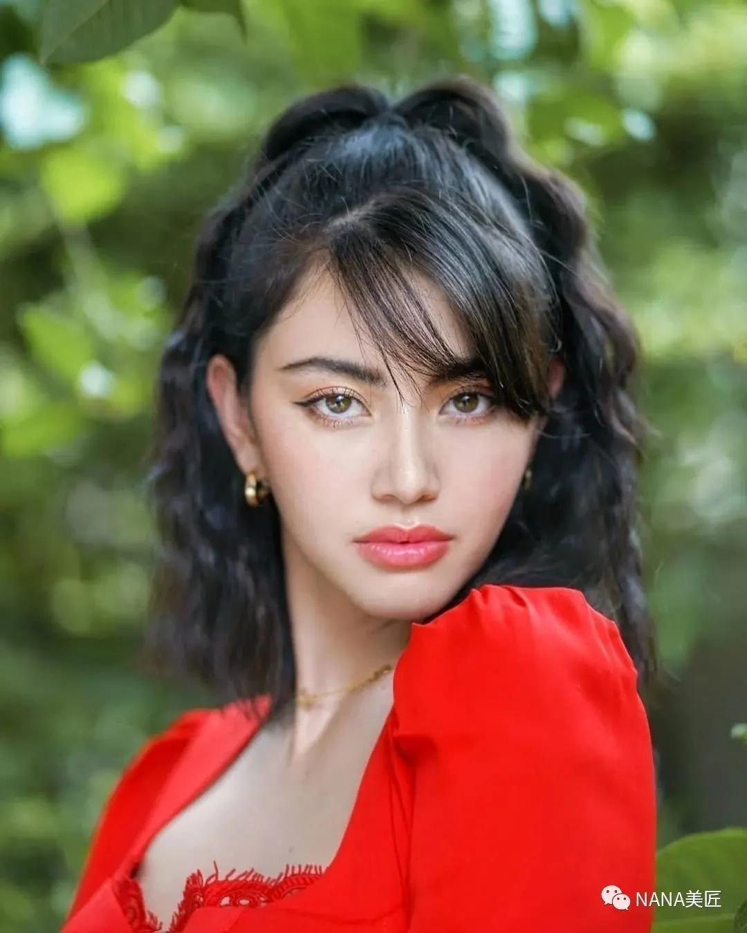 看一下明星的穿衣搭配,一起来看看明星的时尚搭配