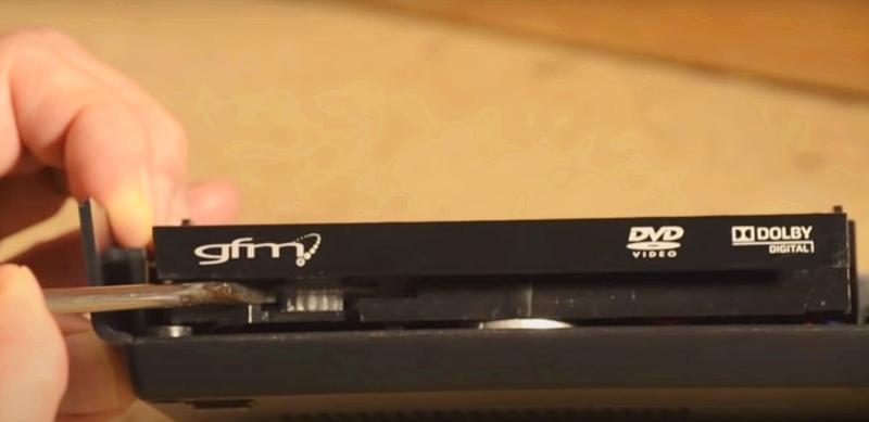 dvd光盘放进去不转怎么解决,dvd机不读碟故障维修小技巧