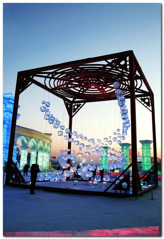 哈尔滨冰灯游玩攻略,哈尔滨冰灯梦幻之行