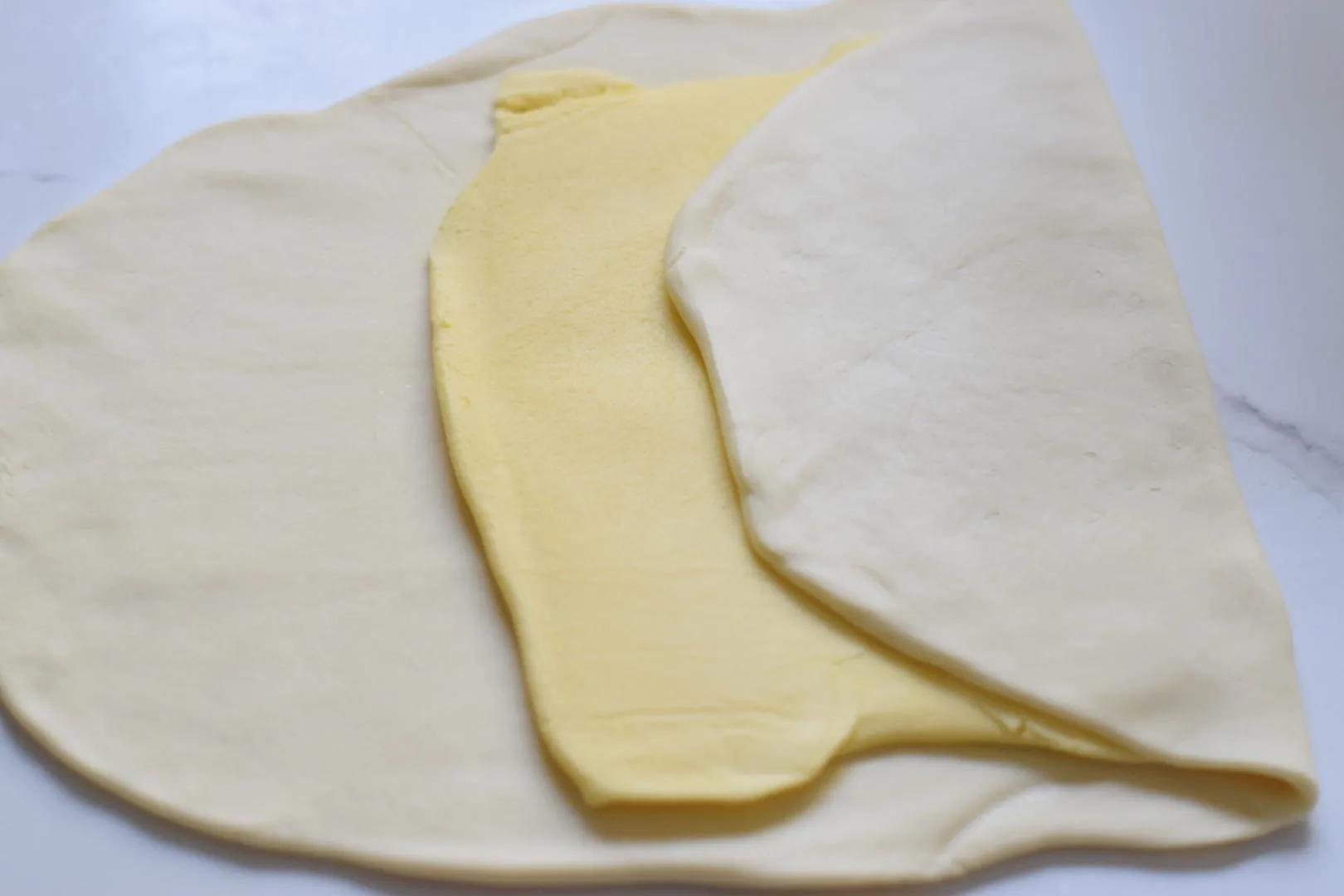 蛋挞这样做外酥里嫩超好吃,香蕉馅儿的蛋挞怎么做