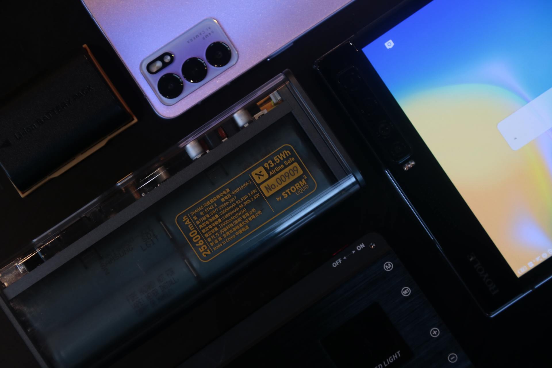 除了超高颜值，闪极卖千元的勇气是什么？一枝独秀