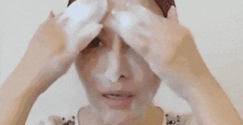 长痘的肌肤怎么修复缩毛孔,毛孔堵塞长痘日常护理知识