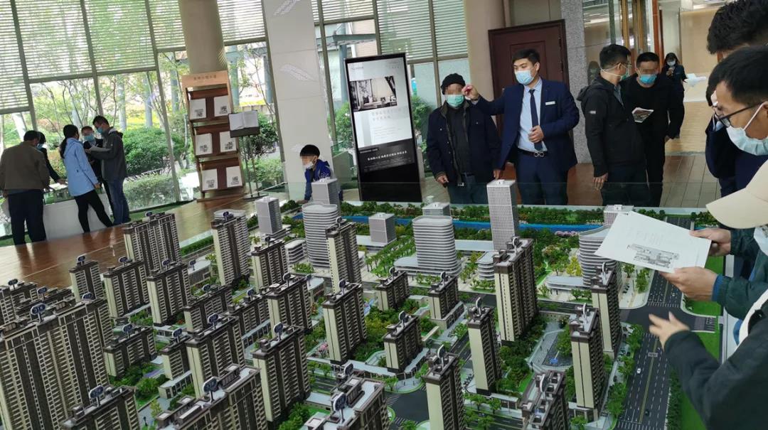 10999元起！学校+双公园+地铁！济南东站成熟大盘再扔价格*弹炸**！