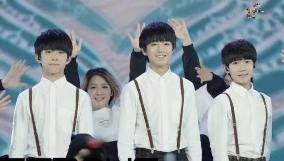 易烊千玺从小鲜肉到晋升影帝,易烊千玺的流量惊呆老前辈