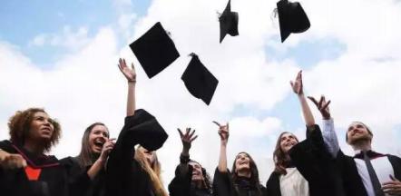 *赚网**项目：在大学生毕业季，通过租赁服装，轻松赚钱