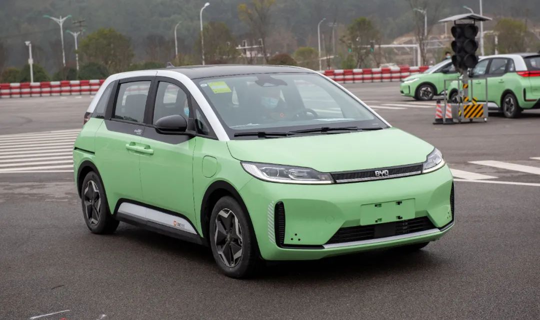 买车来跑滴滴划算还是租车划算呢,出行打滴滴划算还是自己买车划算