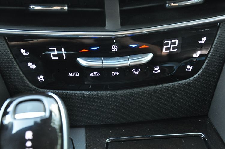 试驾凯迪拉克ct6入门车型,胖哥试驾凯迪拉克ct628t精英