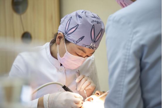 手术台上我无敌,小小塞牙我认怂!外科“一把刀”看牙记