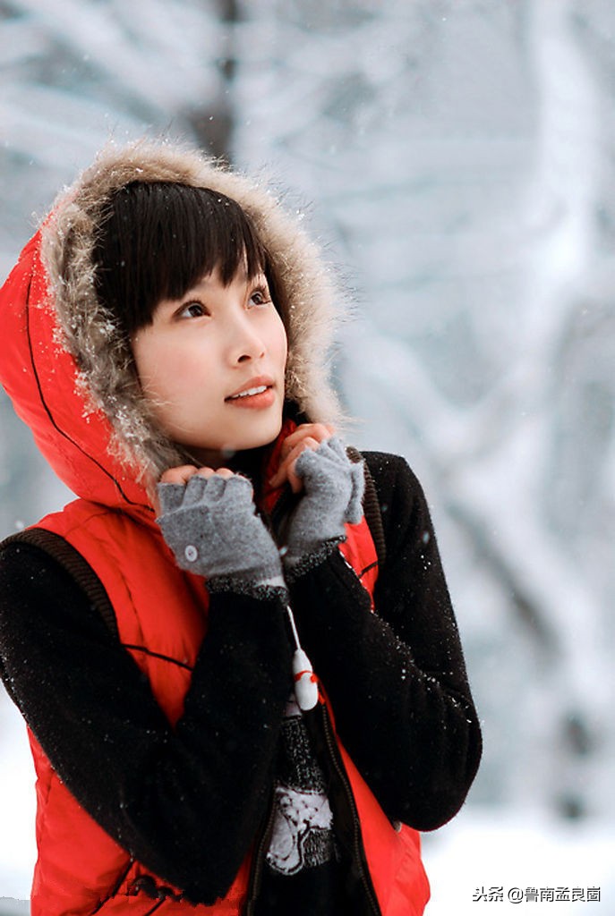 冰天雪地寒梅傲雪,初冬踏雪去寻梅