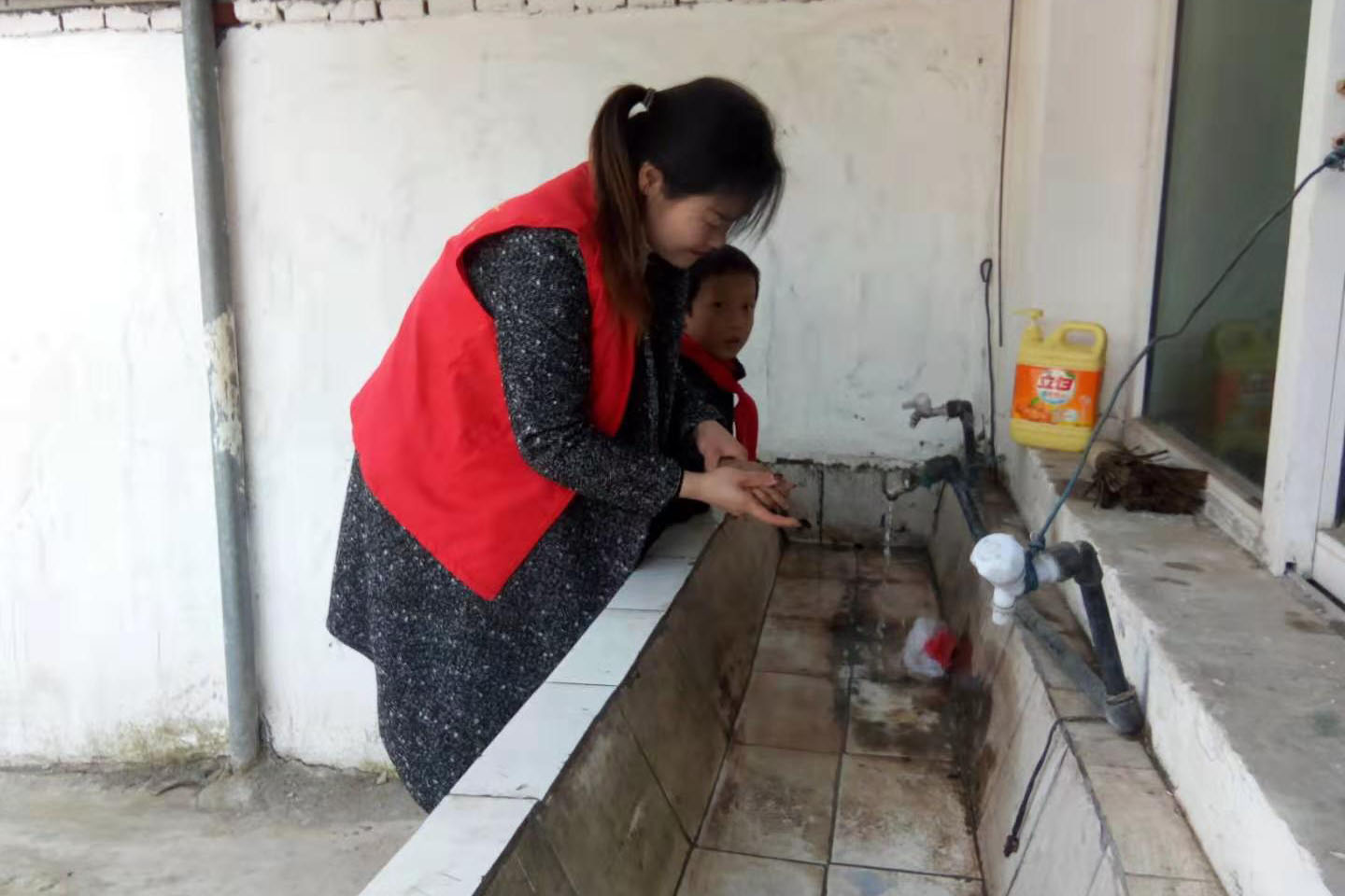 南阳市爱心助学,邓州市小草义工队