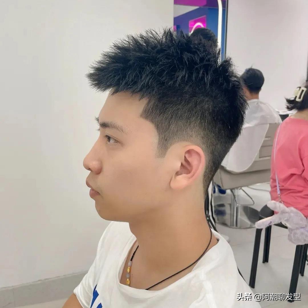 剪什么头发减龄又好看,齐头发怎么剪减龄