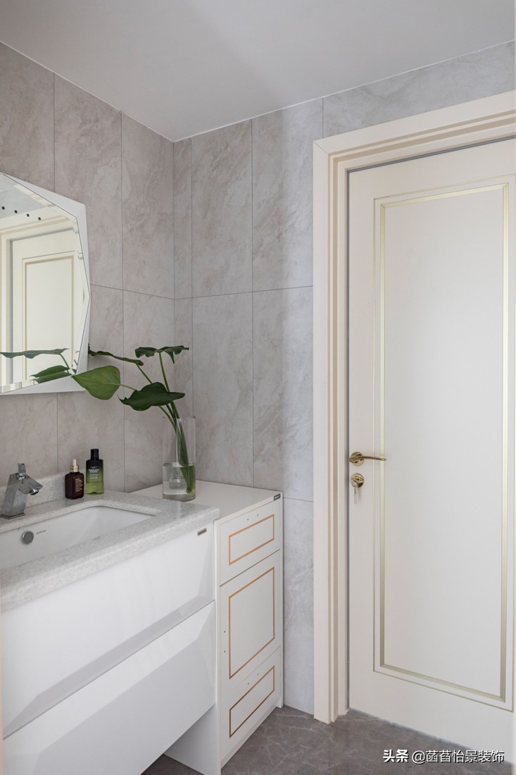 130平轻奢暖色风格,130平暗灰风格