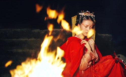 和世事一场大梦差不多的诗词,苏轼西江月世事一场大梦赏析