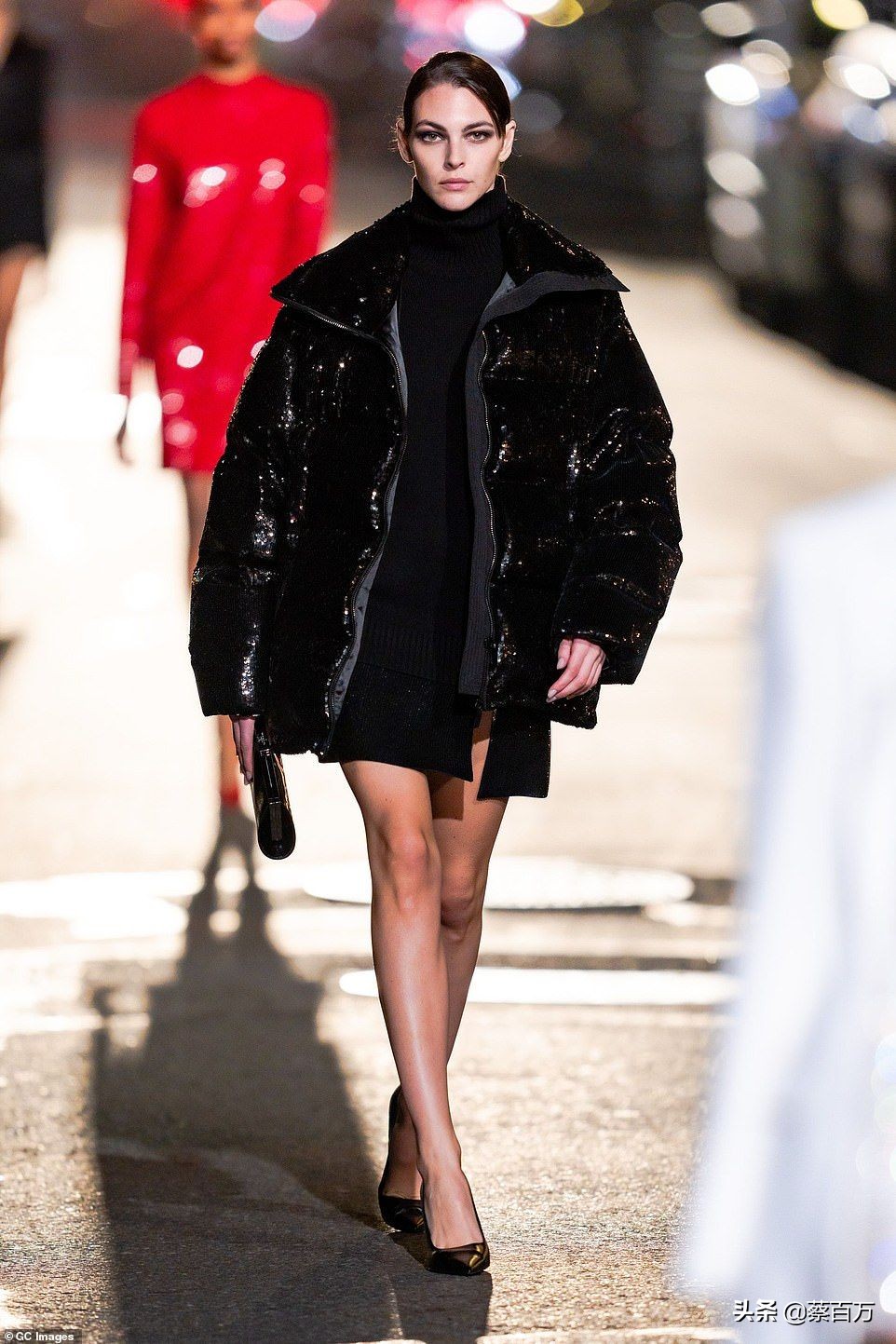 贝拉伊莲娜走秀,贝拉伊莲娜范思哲走秀