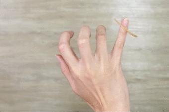 矿泉水瓶、毛巾、橡皮筋…家中随手小物件，也能成为“健身利器”