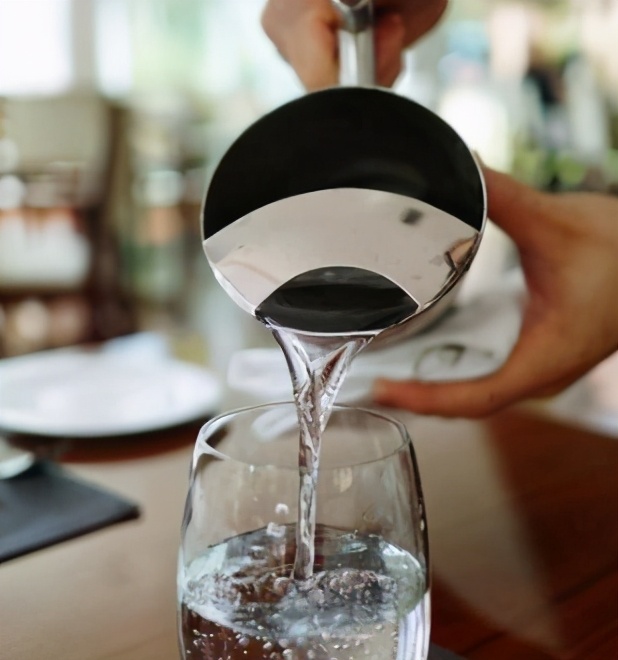 痛风发作怎么办五招教你有效解决,痛风发作怎么治才能断根