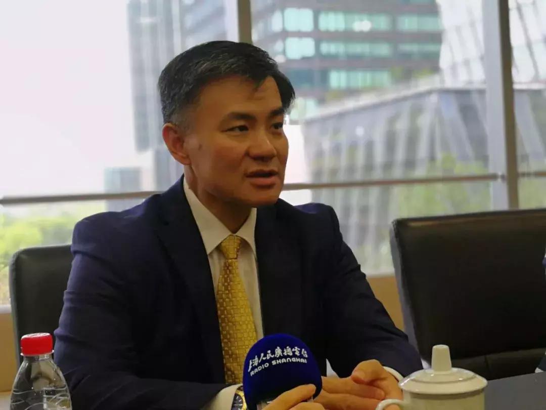 上海光明乳业董事长,光明乳业总裁及董事长