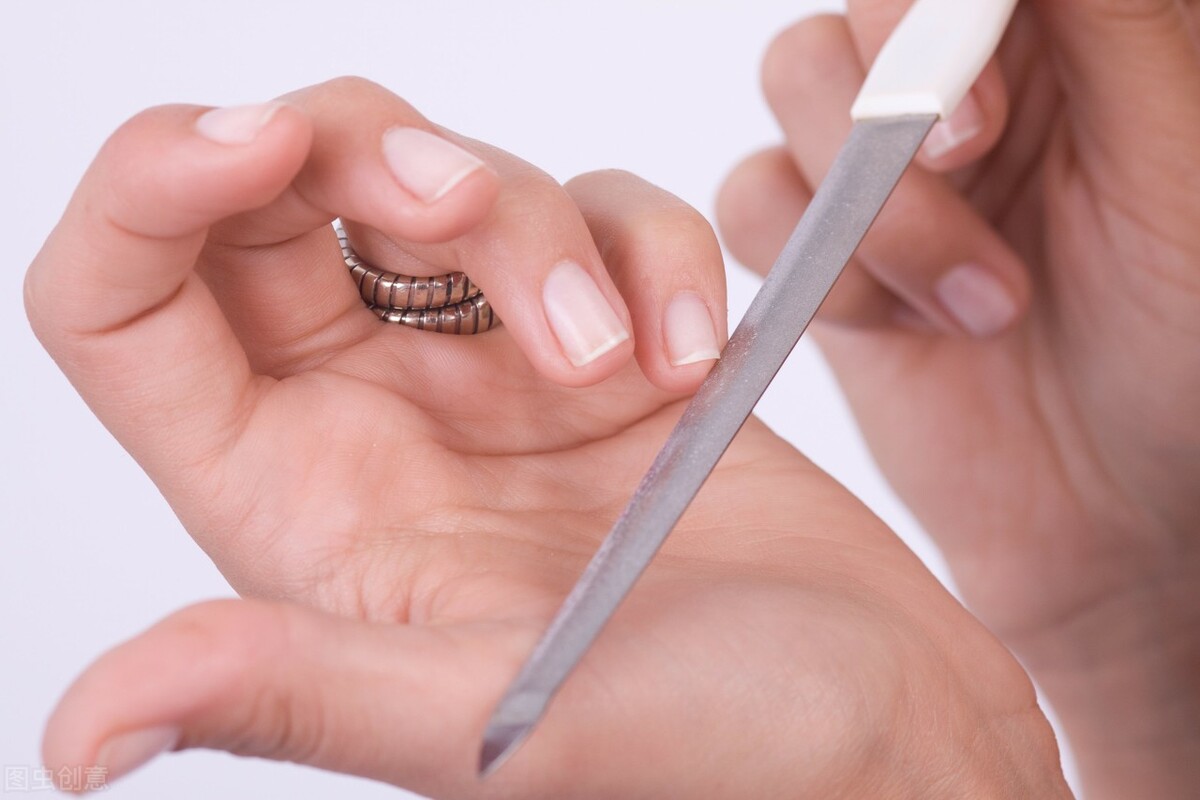 变幻的指甲（散文）