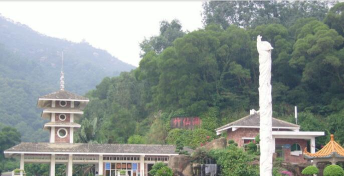 珠海有一个面积最大的观竹景区，,也是珠海最佳的氧吧