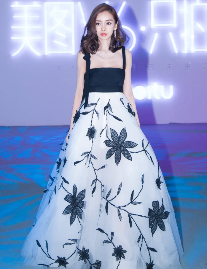 这款裙子裙身是裙摆的1/6，没想到让杨颖穿成了1米55，有毒