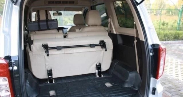 五菱宏光s5.98万提裸车,五菱宏光s一般多少钱提车