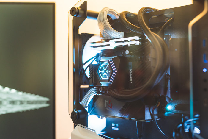 圣诞节前装一台白色的ITX性能钢炮游戏主机