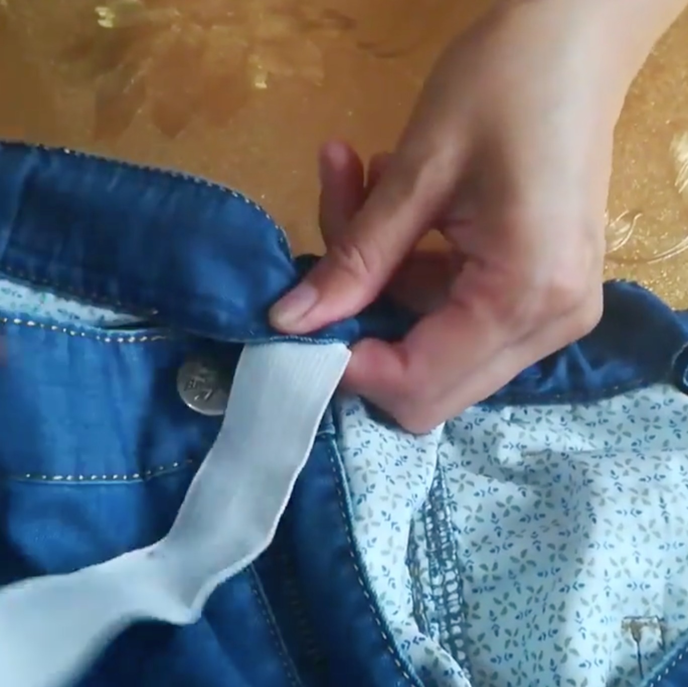 很喜欢的裤子烂了怎么办,裤子太大了可以怎样穿