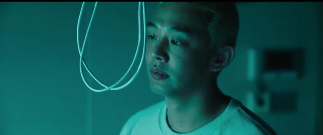 刘亚仁朴信惠阵容强大，韩国丧尸大片《活着》比釜山行2好看？