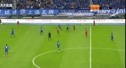 中超焦点战役最新消息,中超关键战再现争议判罚