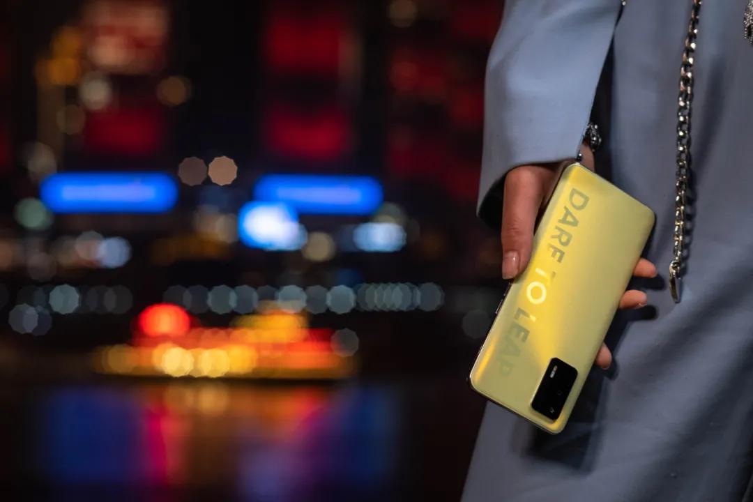 realmeq3是一款直面屏手机吗,realme最具性价比的千元机