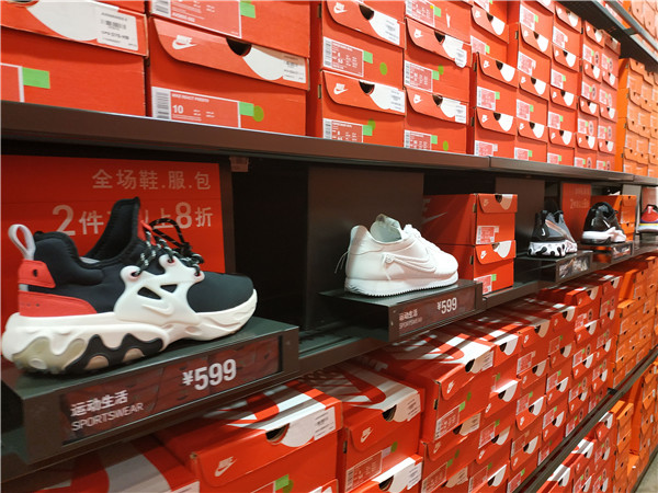 晋江耐克阿迪折扣店,耐克阿迪折扣店的进货渠道在哪儿
