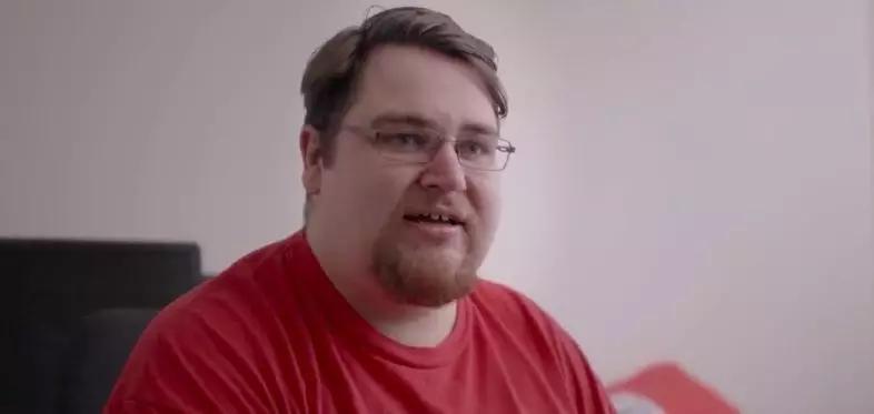 充斥着嗑炮、*艳猎**的外网直播，是情色产业最不起眼的一环